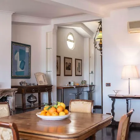 Palazzo Di Ferro Taormina