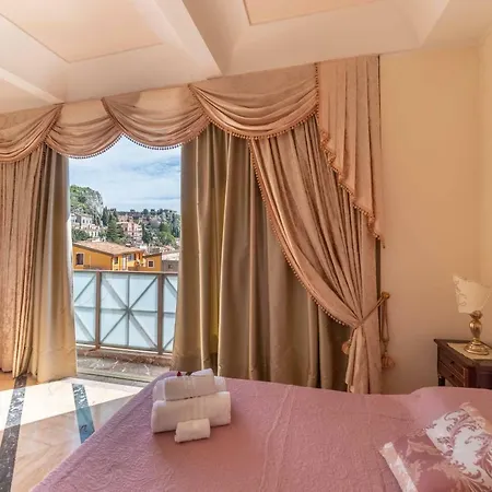 Palazzo Di Ferro * Taormina